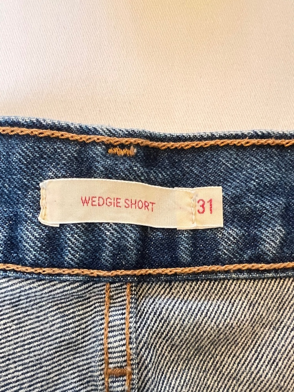 *FIRM PRICE* Levi’s Wedgie High Rise Distressed Raw Hem Jean Shorts - Picture 10 of 15
